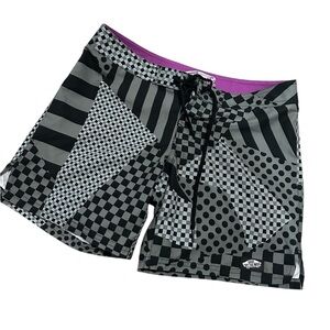 Vans off the wall abstract board shorts, sz 5, beach, surf, great cond